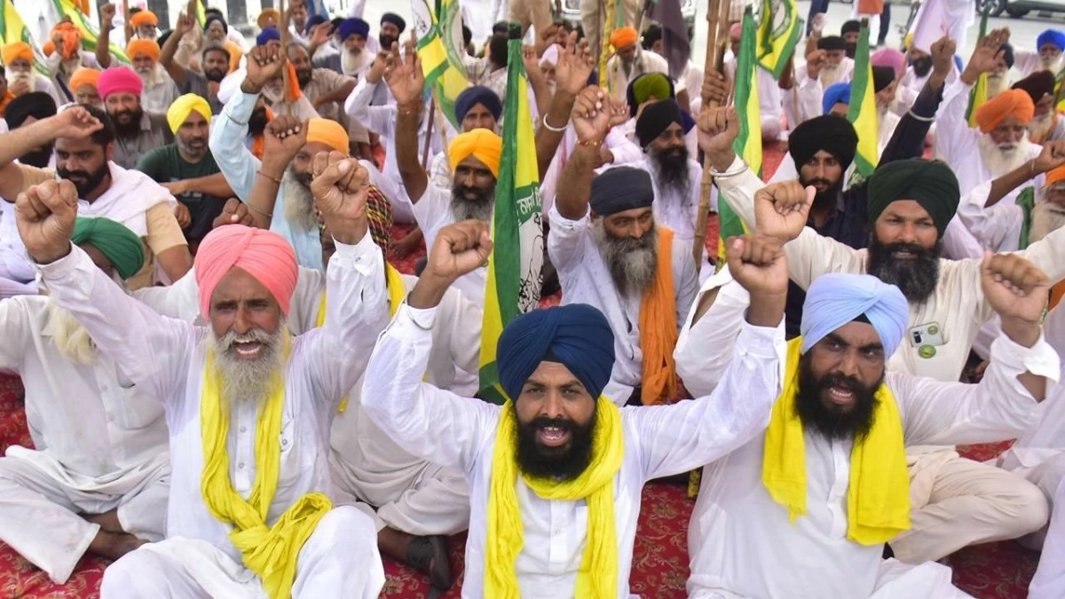 Thousands of farmers hit the streets, protesting vociferously as they contented that the laws were drafted to assist corporations and also threatened their livelihoods. (Representational Photo: Photo Credit: Getty Images)