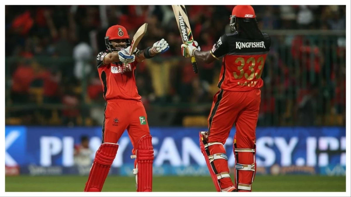 Virat Kohli (left) and Chris Gayle were a destructuve batting pair for RCB. Photo: @cricketcomau