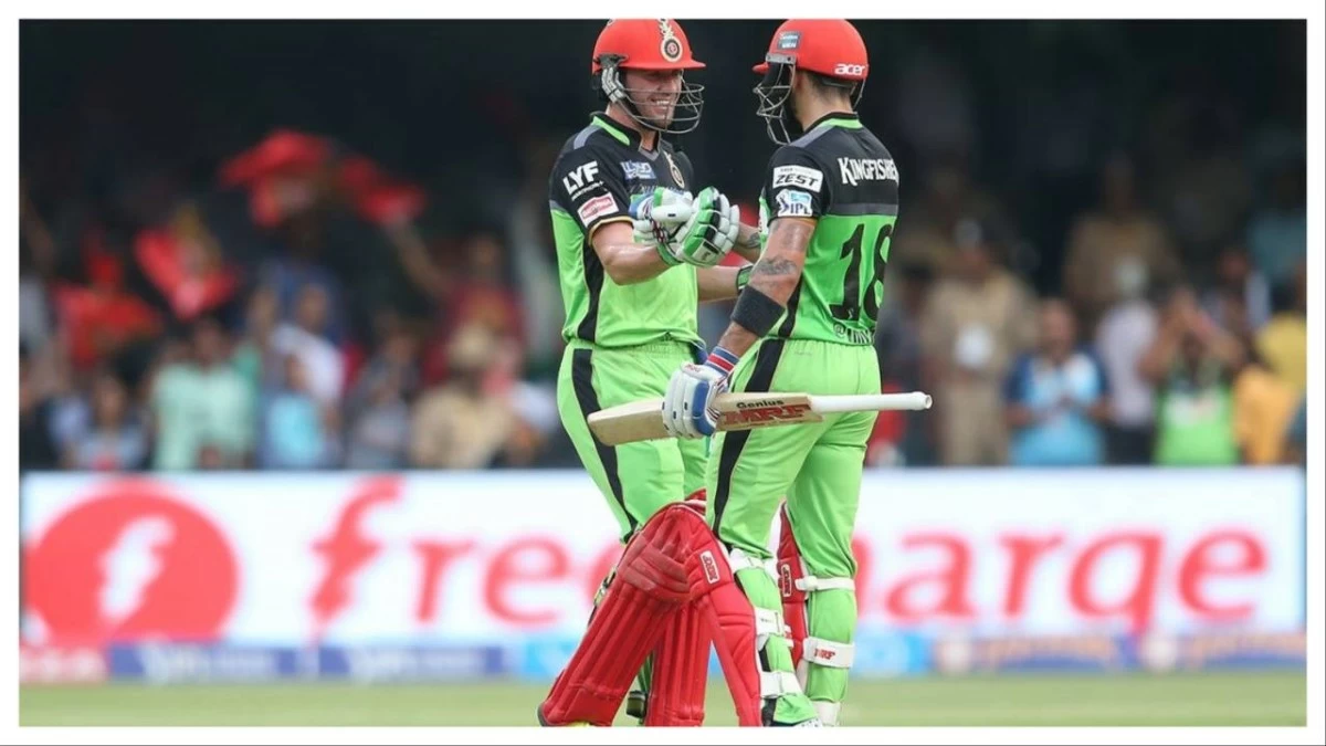 AB de Villers (left) and Virat Kohli formed a lethal batting pair for RCB. Photo: @cricketcomau