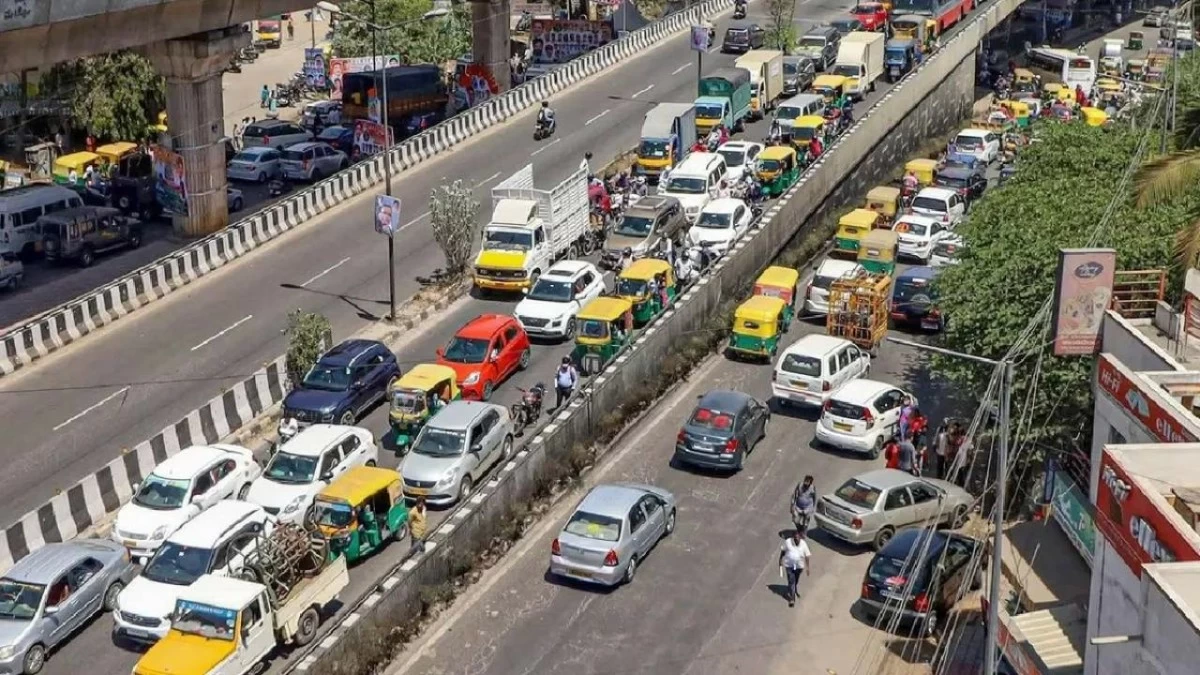 Check details of traffic rules in Bengaluru, speed limits on key roads, fines on violations and other details. (PTI Photo)