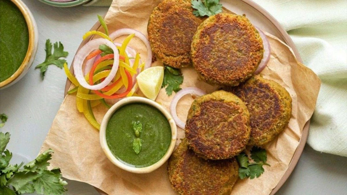 Shami kebab: A delicious mix of minced meat, lentils, pan-fried to perfection for delicious flavours and a healthy option for the Mughlai food lovers.(Photo credit: Pinterest)