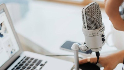 Some people have the strange talent to speak backwards.