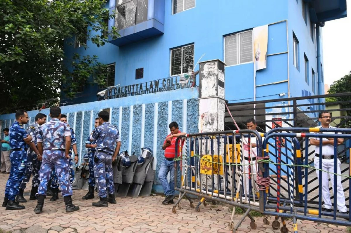 Security forces deployed outside South Calcutta Law College (Credit: Getty Images)