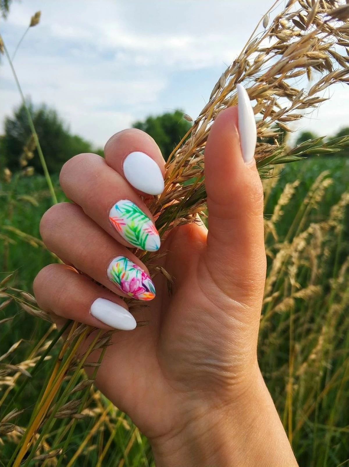 Baking Soda & Toothpaste Scrub: Apply a mix of toothpaste and baking soda, then gently scrub with a toothbrush until your extensions loosen.