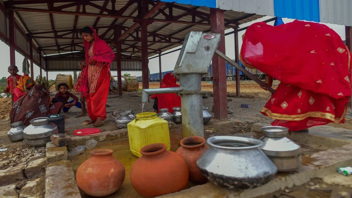 The demand for water, particularly for irrigation, industry, and domestic use, continues to grow but the recharge is not enough. The demand-supply mismatch is causing the groundwater crisis. (Photo Credit: Ritesh Shukla/Getty Images)