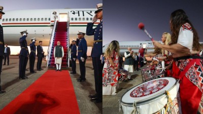 The PM arrived to a traditional Brazilian Samba Reggae performance at the airport