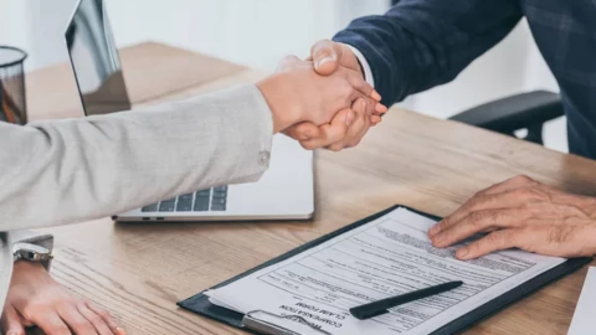 It makes sense to pay insurance premium through credit cards since it helps the user earn reward points that can be later redeemed for the benefit of the user. (Picture Credit: depositphotos)