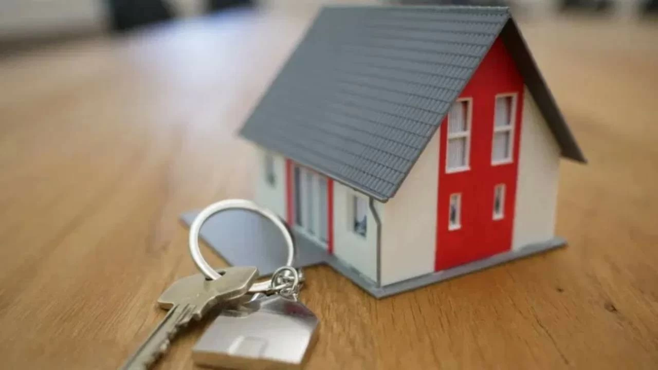 Salman Khans sells his luxury Bandra flat for Rs 5.35 crore.