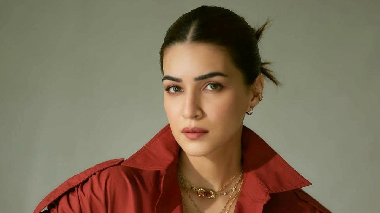 It&#039;s confirmed! Kriti Sanon replaces Kiara Advani in Ranveer Singh&#039;s Don 3

[Photo credit: Instagram/@kritisanon]