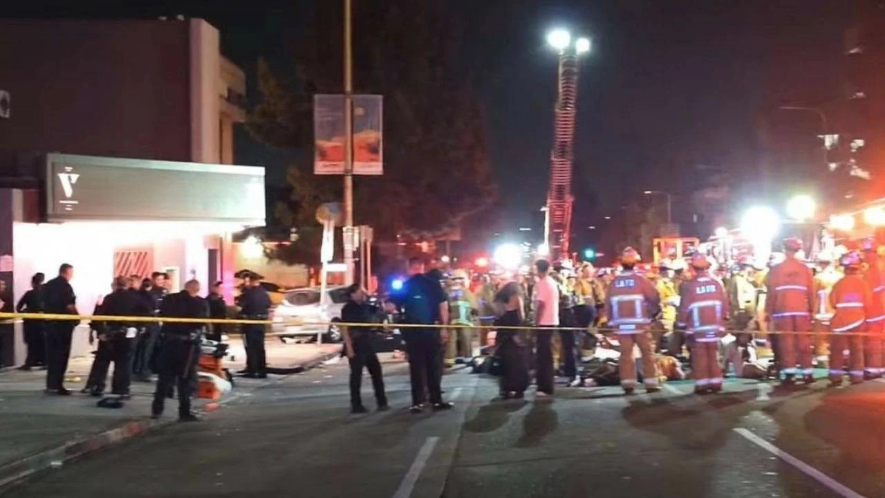 An additional 10 to 15 people sustained moderate injuries.