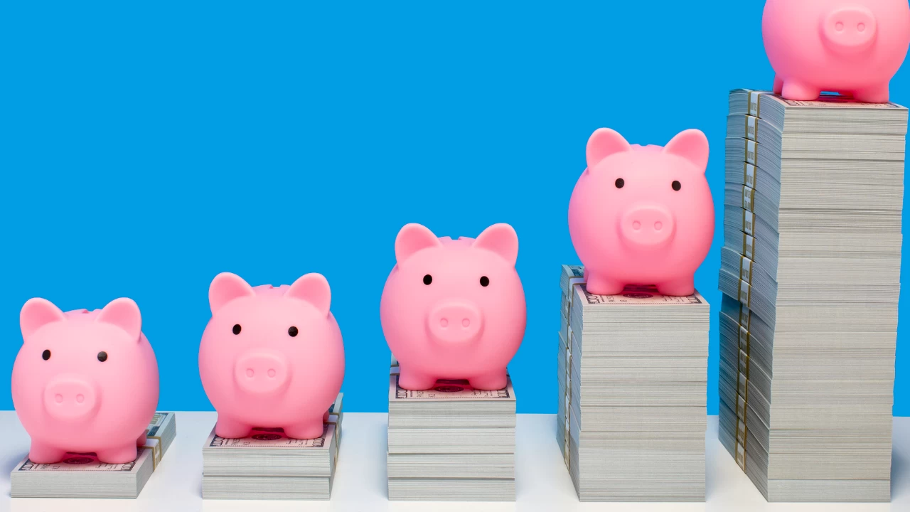 Since RBI could again opt for a rate cut in August and banks can slash interest rates (even without RBI cutting rates in August), this is the idela time to lock in the high interest rates for the long term. (Picture Credit: Getty Images)