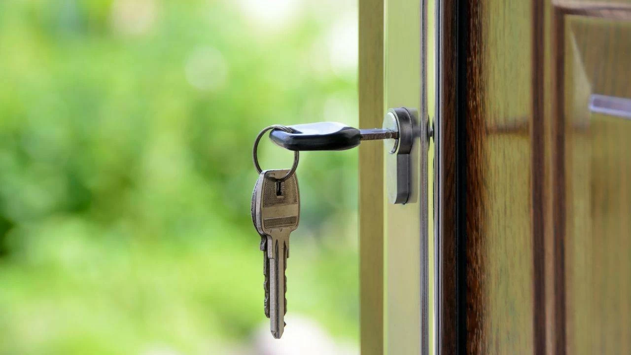 Bengaluru landlord demands Rs 23 lakh as deposit.