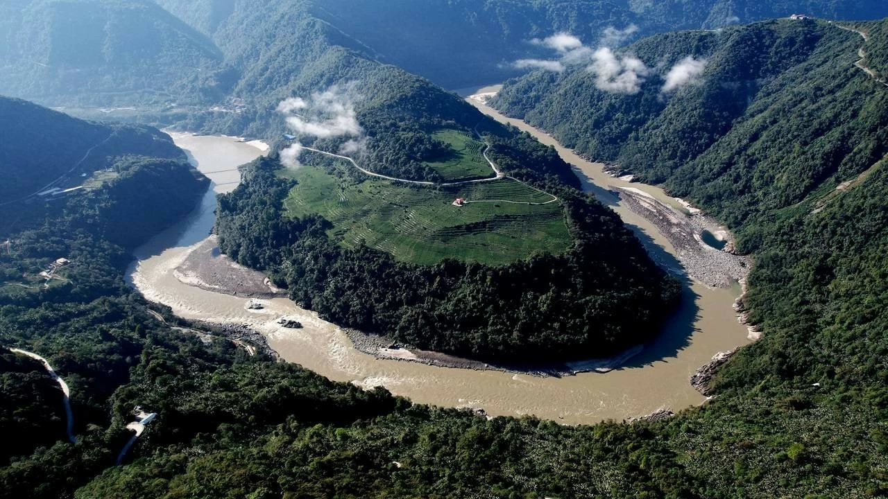 Aerial view of a section of the Yarlung Tsangpo River in Medog County,Nyingchi, in Tibet.