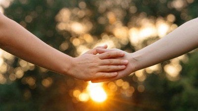 Slapping friends as a compliment is common in Russia.