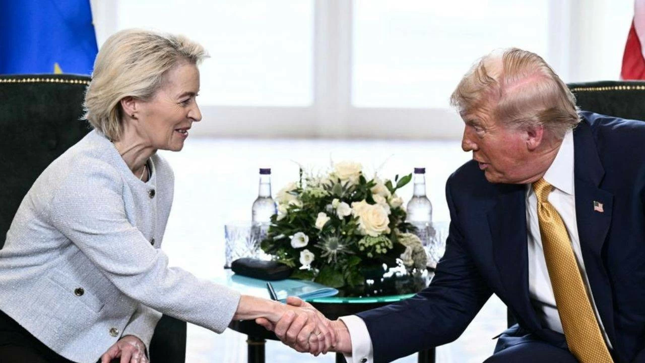 European Commission President Ursula von der Leyen with US President Donald Trump