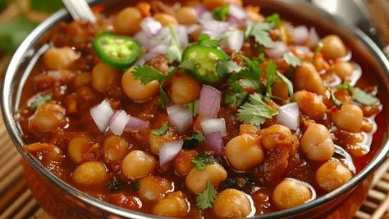 Chana Ghugni recipe with history (Photo credit: Pinterest)