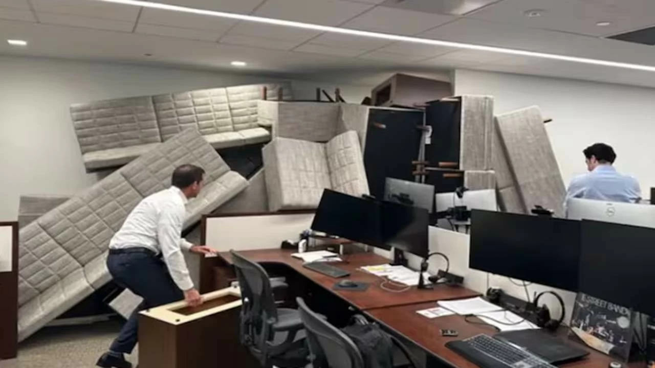 New York's police said that the scene had been contained and the lone shooter is dead