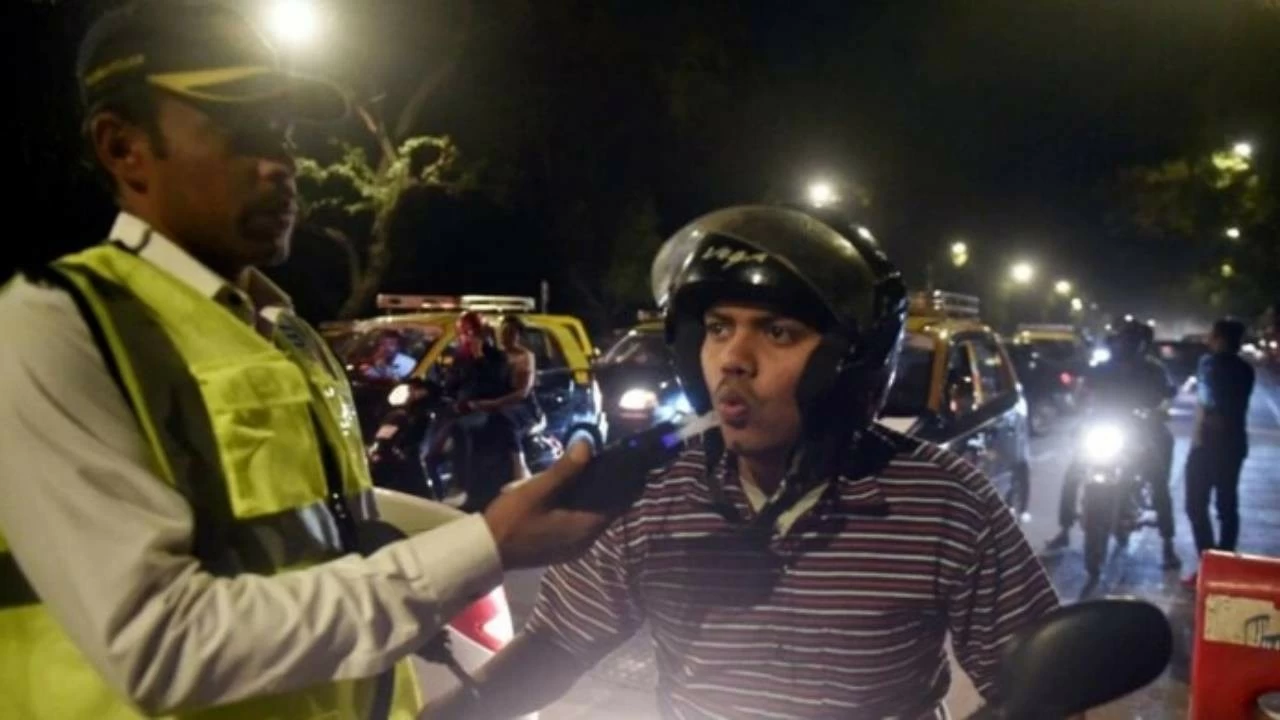 Hyderabad's traffic police launched a major crackdown on drunk driving from January to June 2025, resulting in over 27,000 cases, 144 license suspensions, and Rs 5.66 crore in fines. (Representative image)