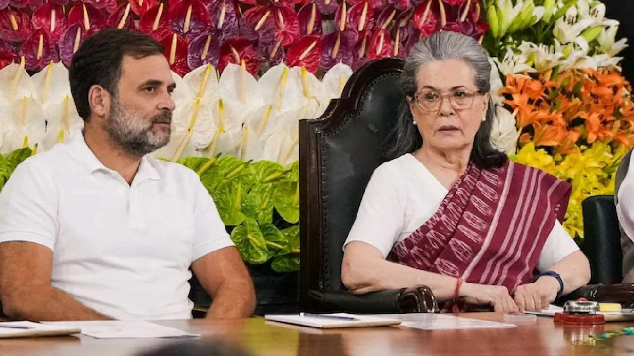 File photo of Congress leaders Sonia Gandhi and Rahul Gandhi. (Photo credit: PTI)