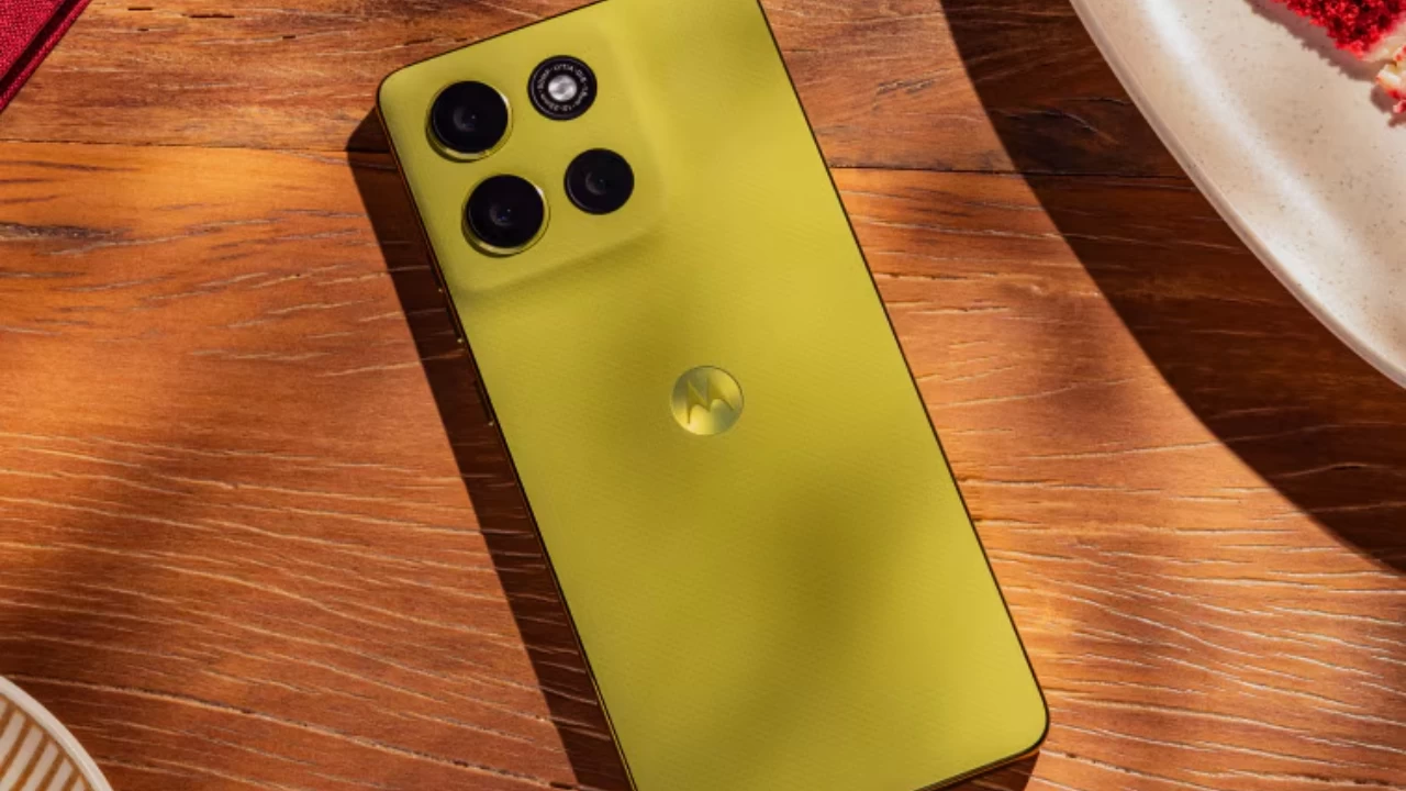 The phone goes on sale from August 6 via Flipkart and Motorola’s official website.