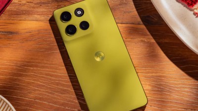 The phone goes on sale from August 6 via Flipkart and Motorola’s official website.