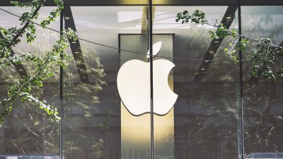 Mac and services revenue grew, while iPad sales declined slightly.