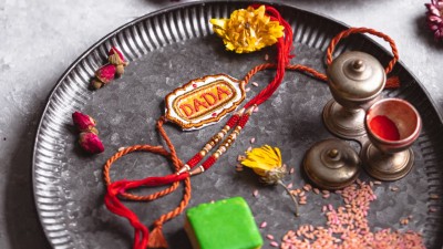 From wireless chargers to beauty tools and fitness wearables, these picks are thoughtful, trendy, and totally useful.