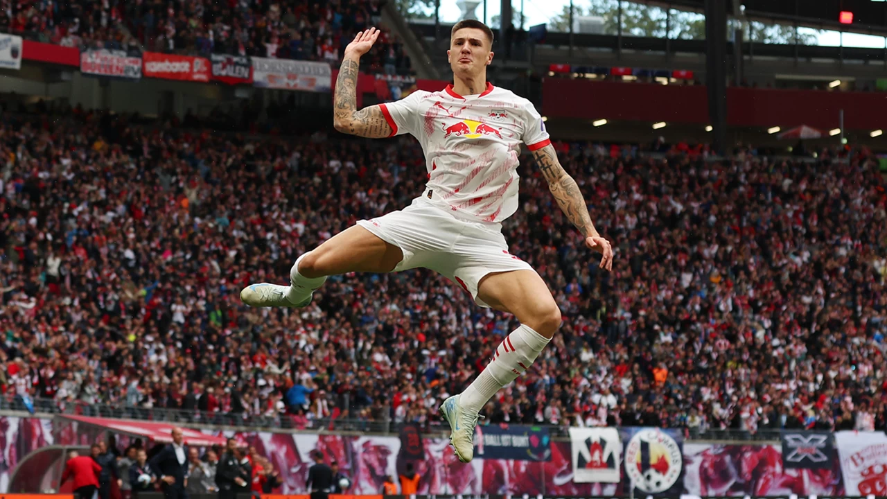 Newcastle United have made a formal bid for Benjamin Sesko.