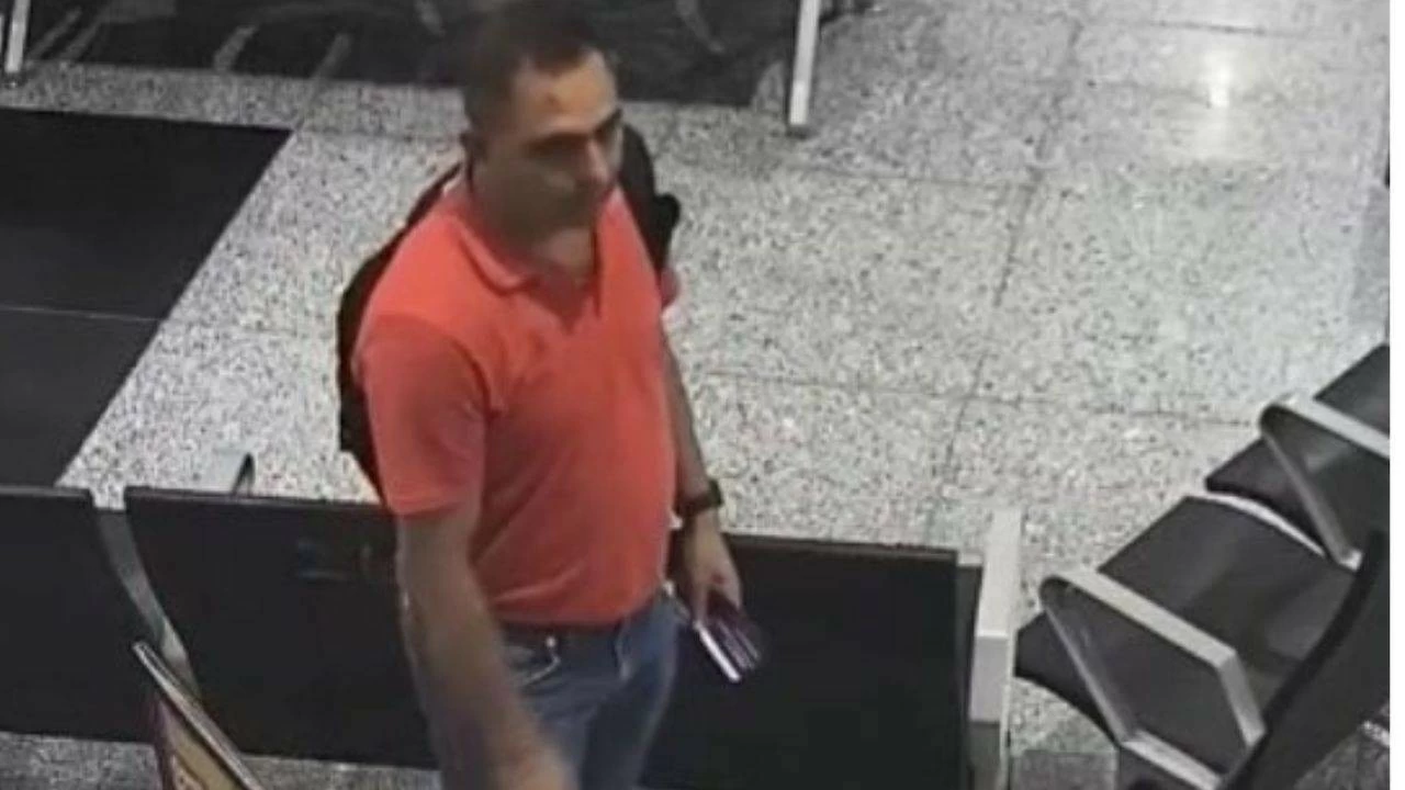 The Army officer seen at the Srinagar Airport just before the incident 