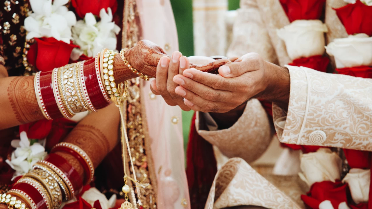 More and more couples are feeling the urge to spend more for their wedding, largely yielding to the pressure of social media. (Picture Credit: Freepik)