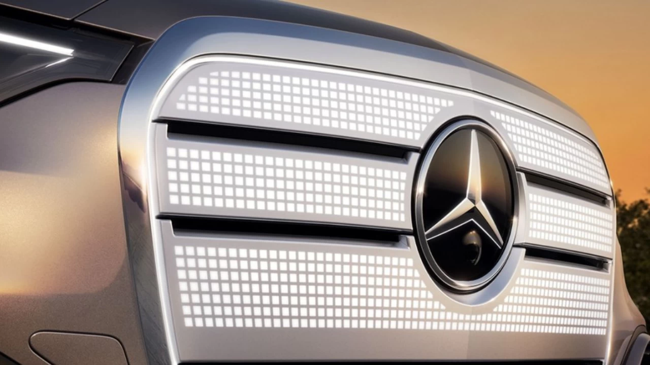 Mercedes-Benz tease GLC EV