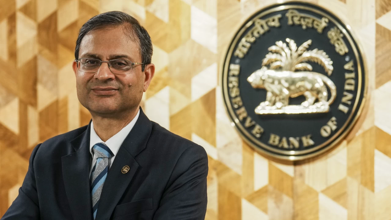 RBI hoped that the impact of the rate cuts between February and June will play out fully before the festive season when demand for discretionary spending would rise. (Picture Credit: PTI Photo)