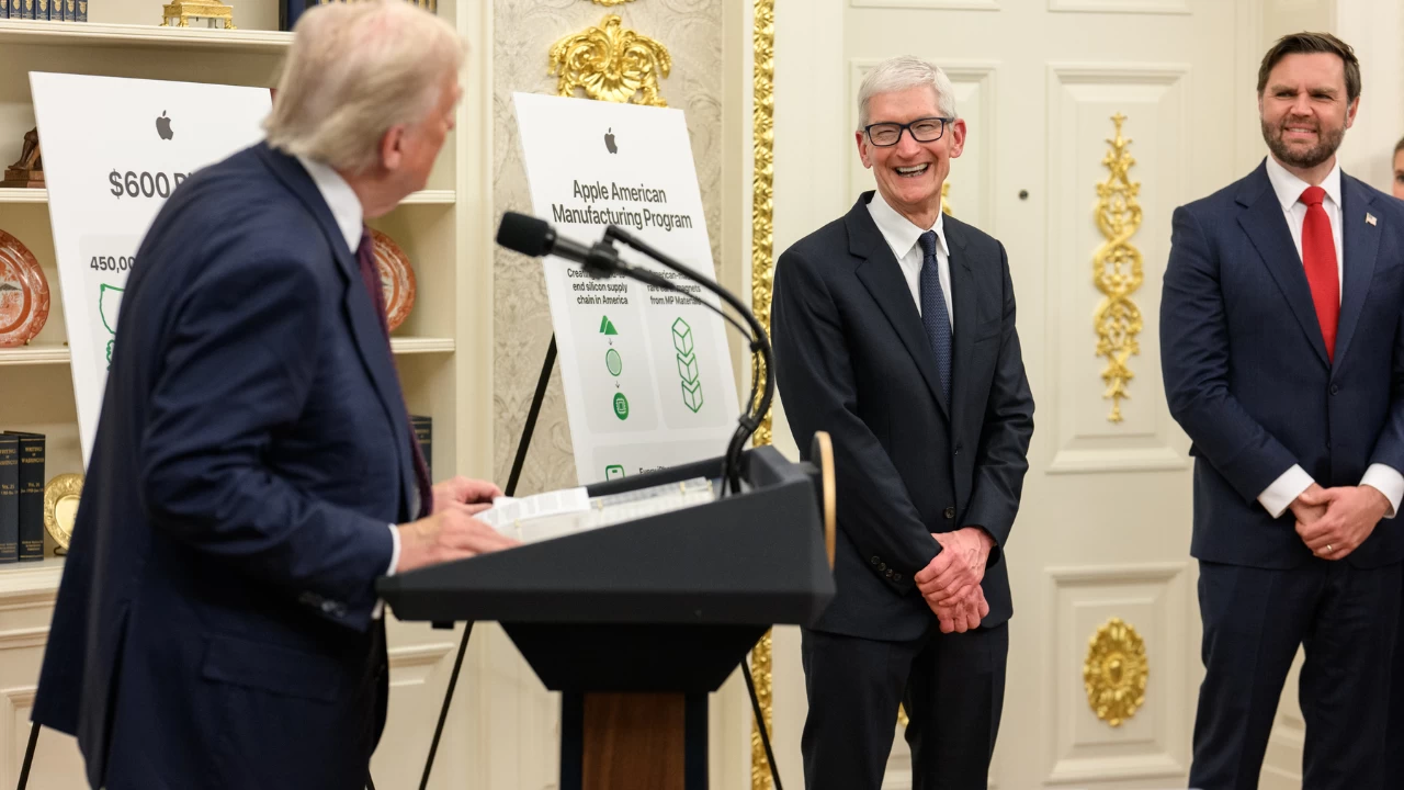 US President Donald Trump with Apple CEO Tim Cook at Oval Office on August 6, 2025