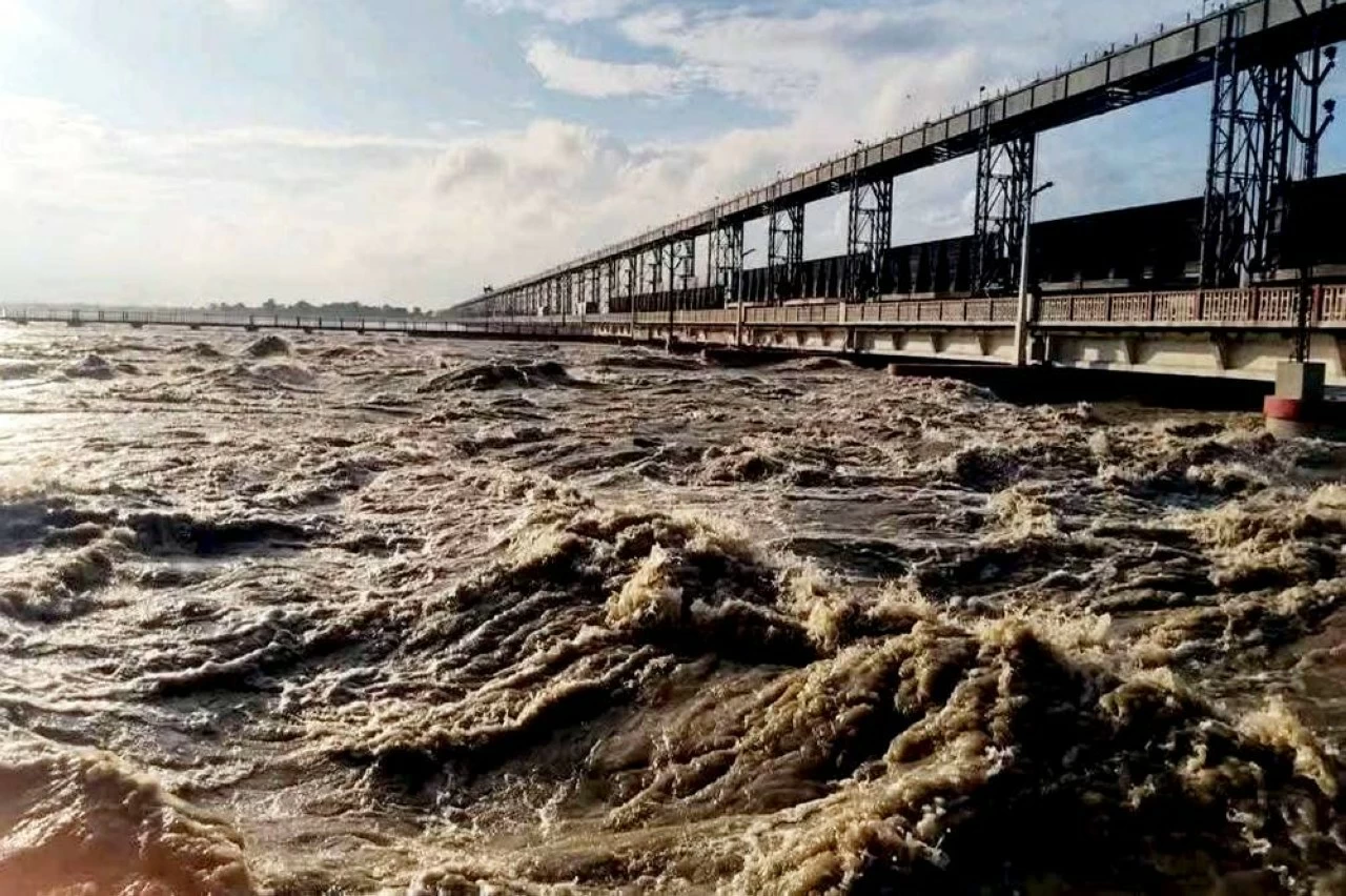 Hyderabad faces a flood alert due to rising water levels in Himayatsagar and Osmansagar reservoirs. (Representative image)