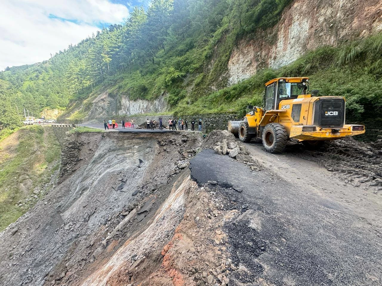Boulders block roads as landslides disrupt access in Uttarkashi. Rescue work faces delays due to debris and slush.