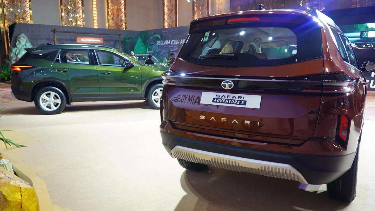 Tata Safari Adventure X  (R) Tata Harrier Adventure X (L)