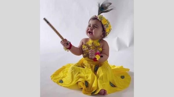 Cute Radha outfit ideas for your baby girl this Janmashtami 