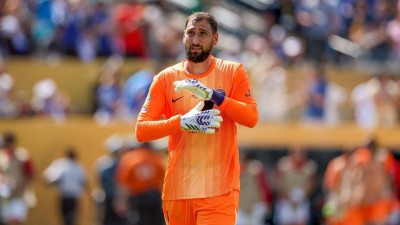 Gianluigi Donnarumma announces exit from PSG.