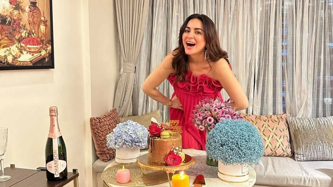 She was earlier engaged to an NRI named Jayant Ratti, but they later called off due to compatibility issues.