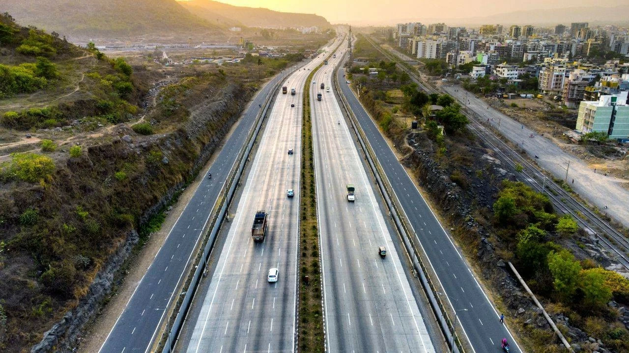  Both projects are expected to greatly cut traffic load on key routes