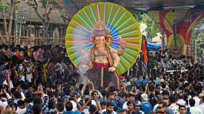 Ganesh Chaturthi 2025: Invite your loved ones with these beautiful invitation cards