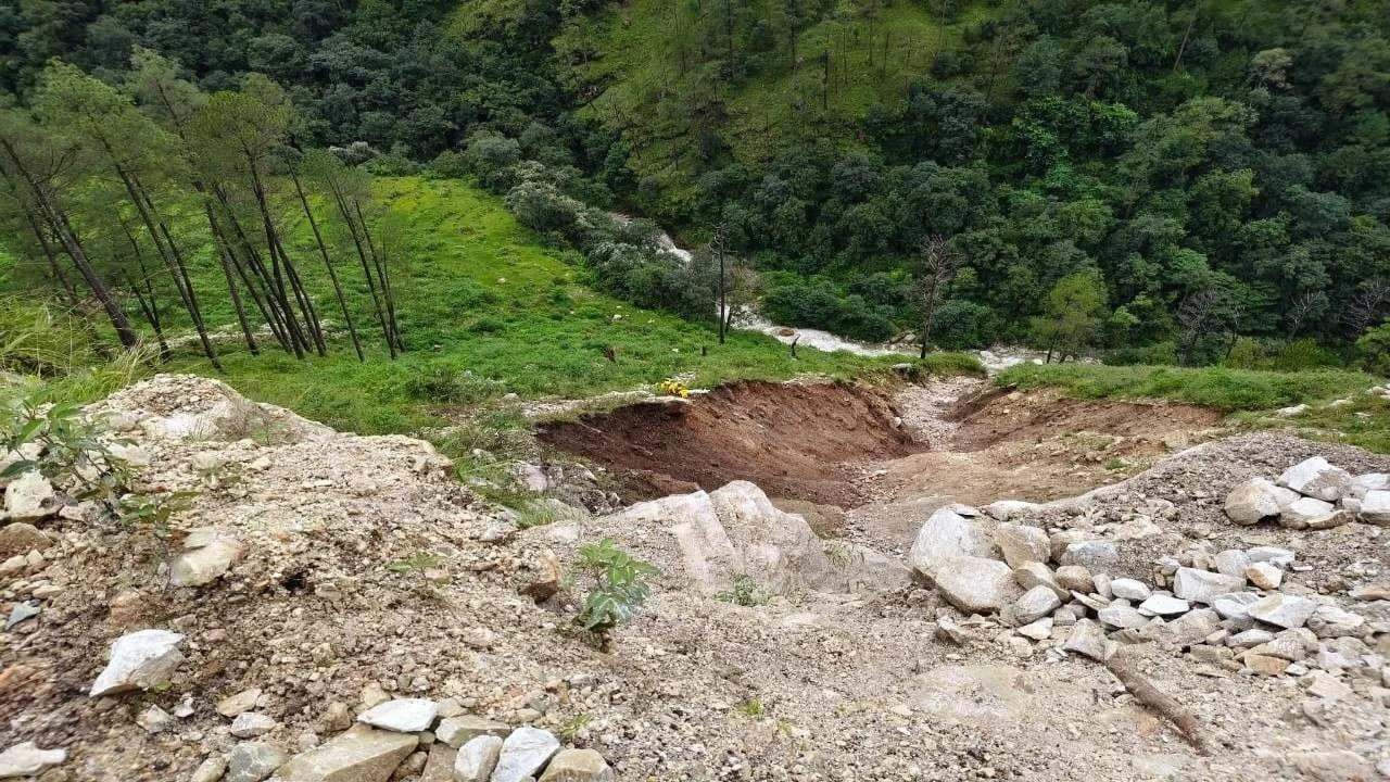 A landslide near Gondar on the Madmaheshwar Yatra route in Rudraprayag district stranded around 200 pilgrims on 17 August