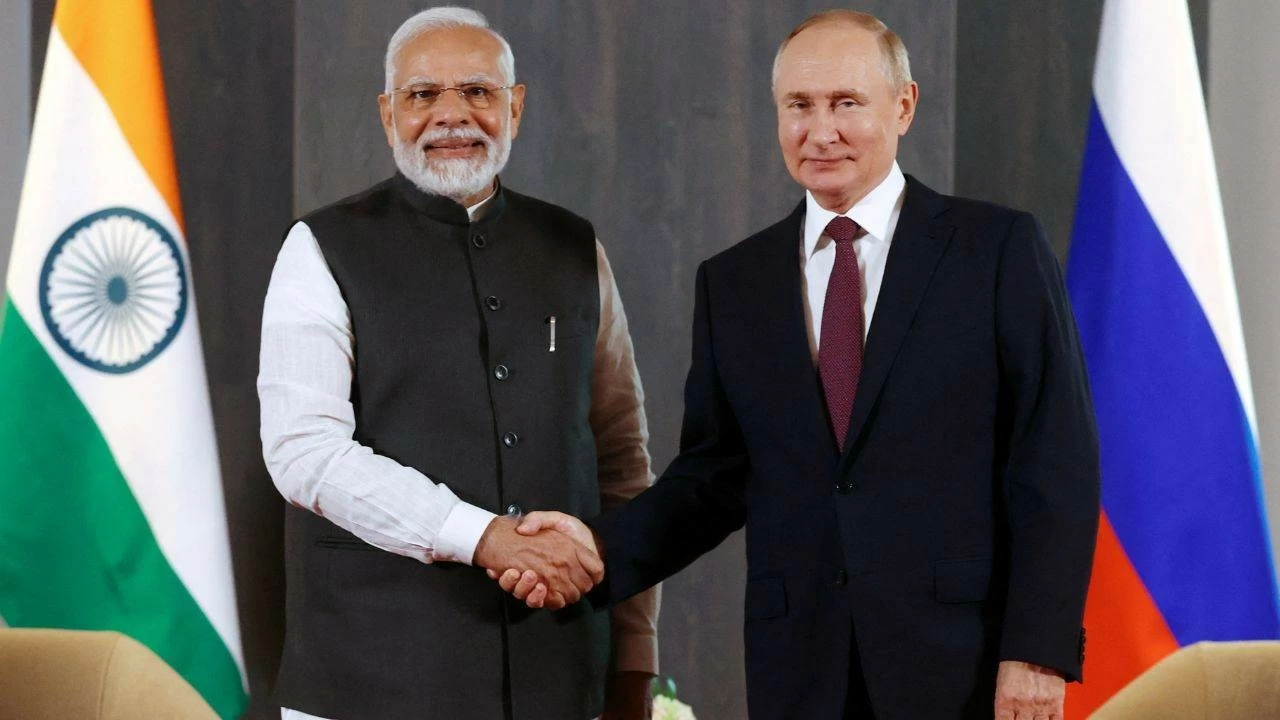 File photo of Prime Minister Narendra Modi with Russian President Vladimir Putin