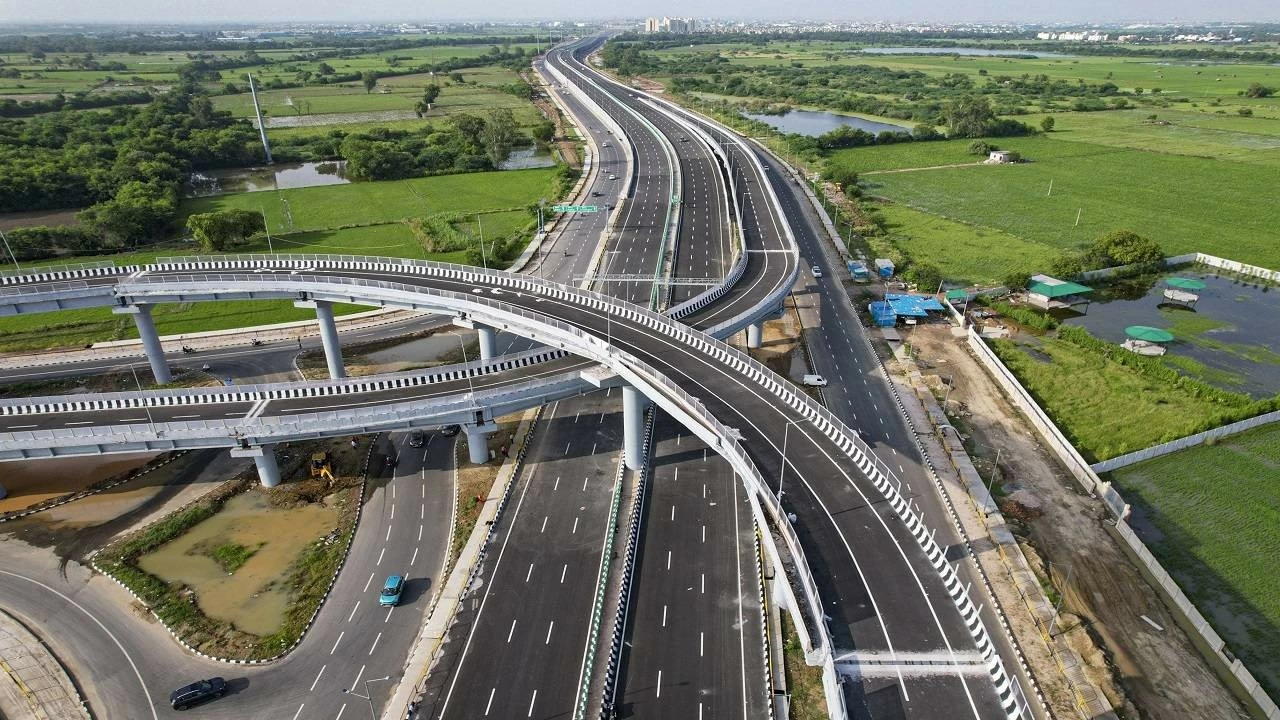 PM Modi inaugurated the Delhi section of the Dwarka Expressway and the Urban Extension Road-II (UER-II) on Sunday. (PTI)
