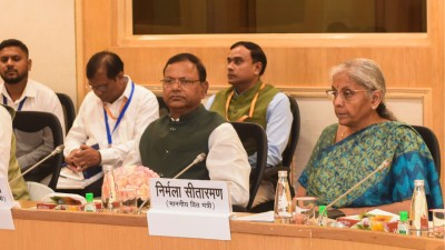 Central_government_to_build_consensus_with_states_on_GST_reforms