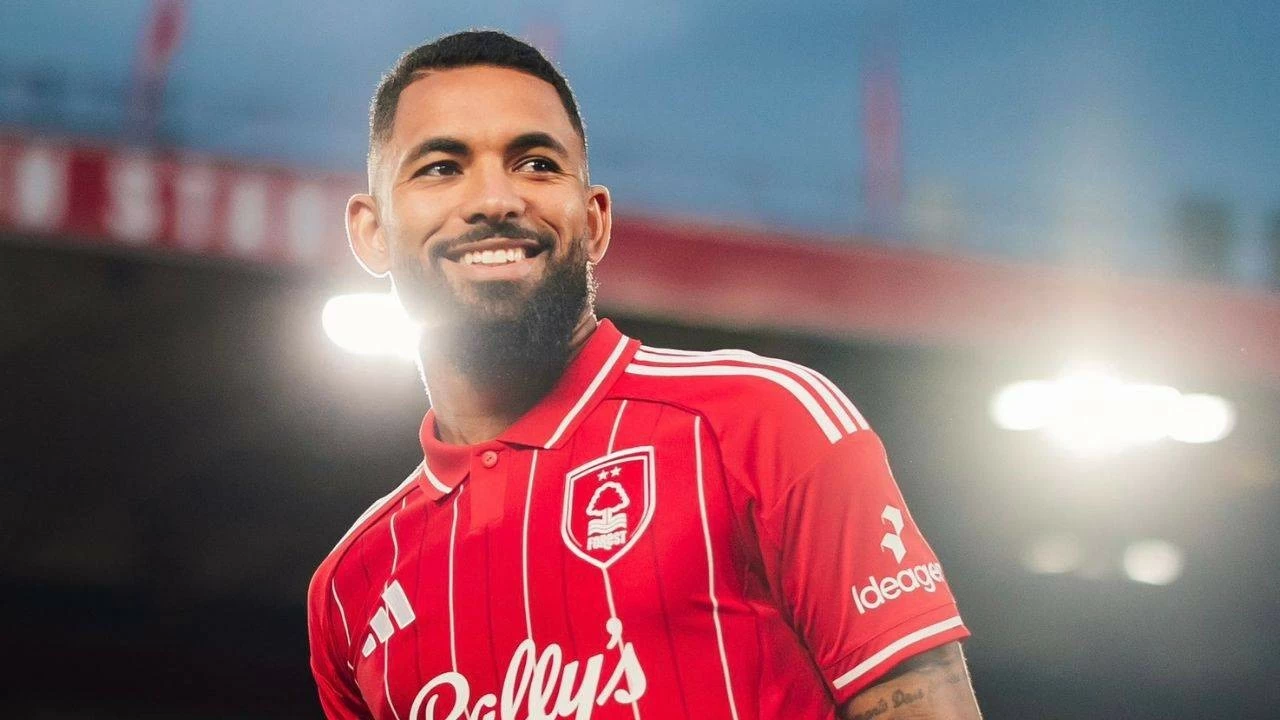 Dougles Luiz joined Nottingham Forest on a season-long loan.