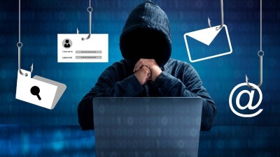 Three people were arrested in cyber fraud. 