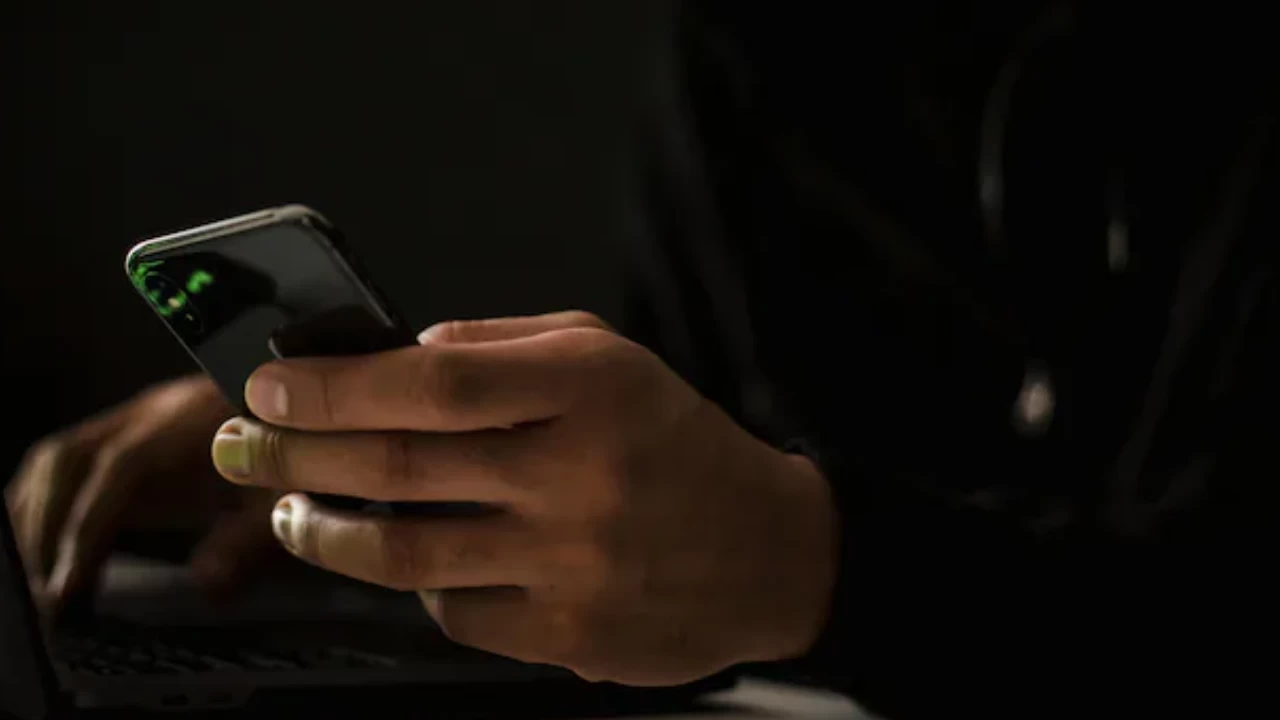 A businessman in Maharashtra lost a sum of Rs 40 lakh in a trading scam