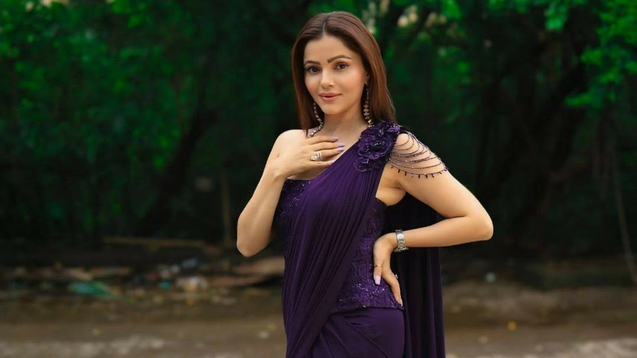 Rubina also participated as a contestant in Bigg Boss season 14, which came in the year 2020, along with her husband.