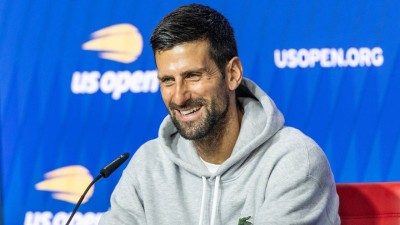 Novak Djokovic urges Serena Williams to make return to tennis.